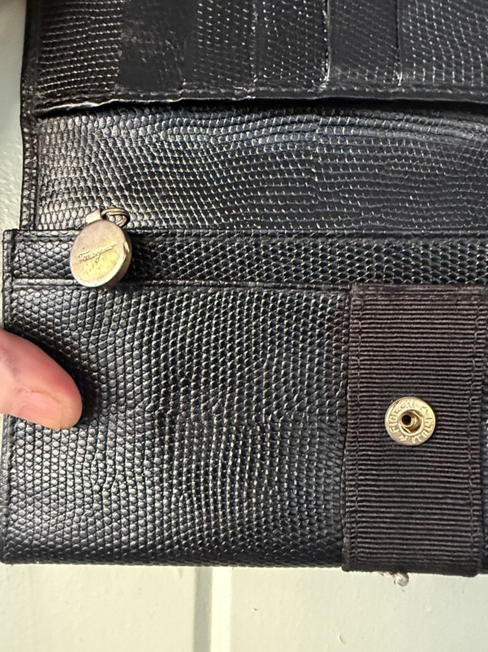Salvatore Ferragamo Vara Bow Continental Wallet Black Textured Leather Clutch - Picture 10 of 13